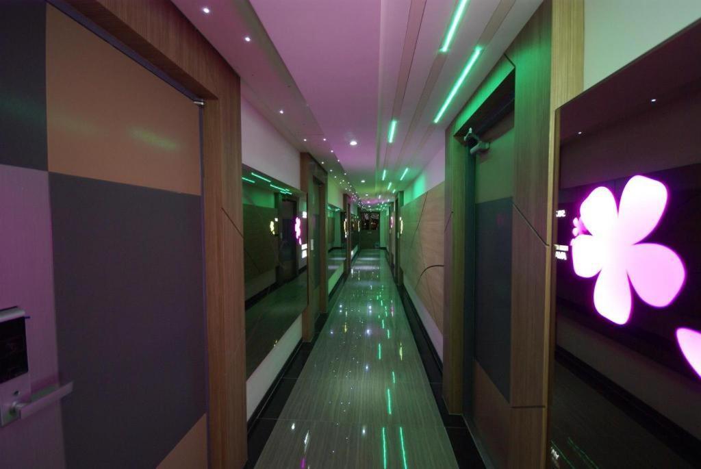 Ava Hotel Changwon Exterior foto