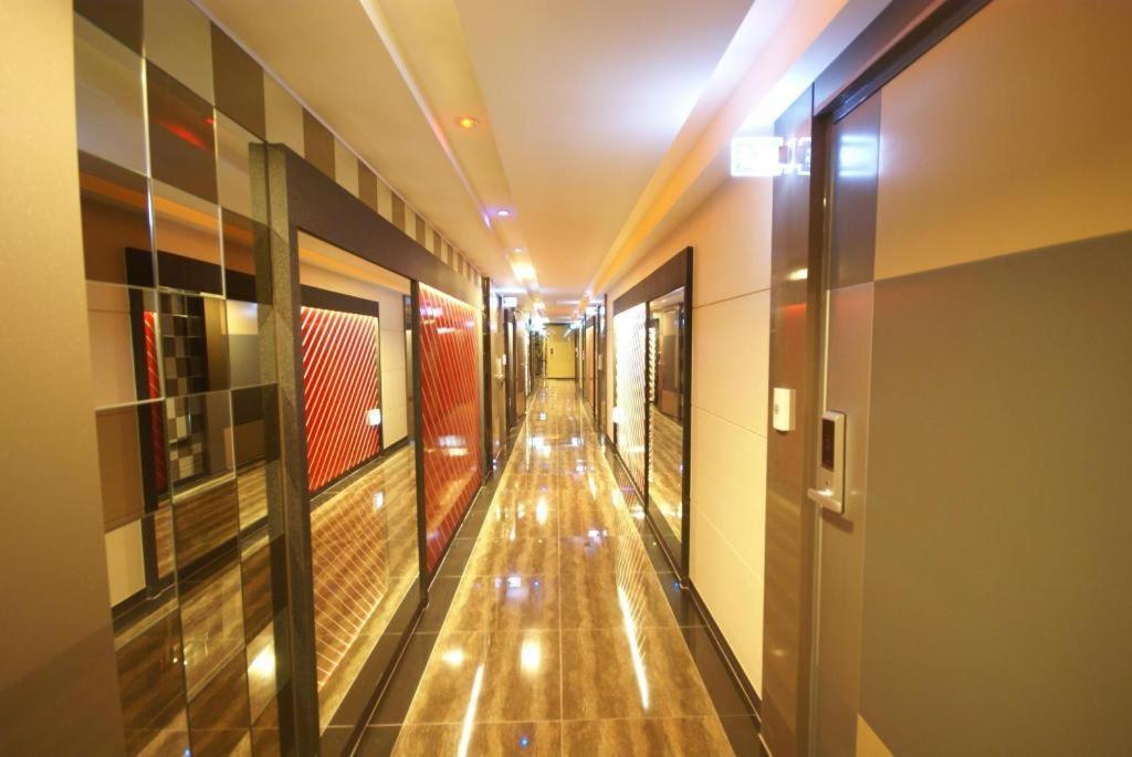 Ava Hotel Changwon Exterior foto