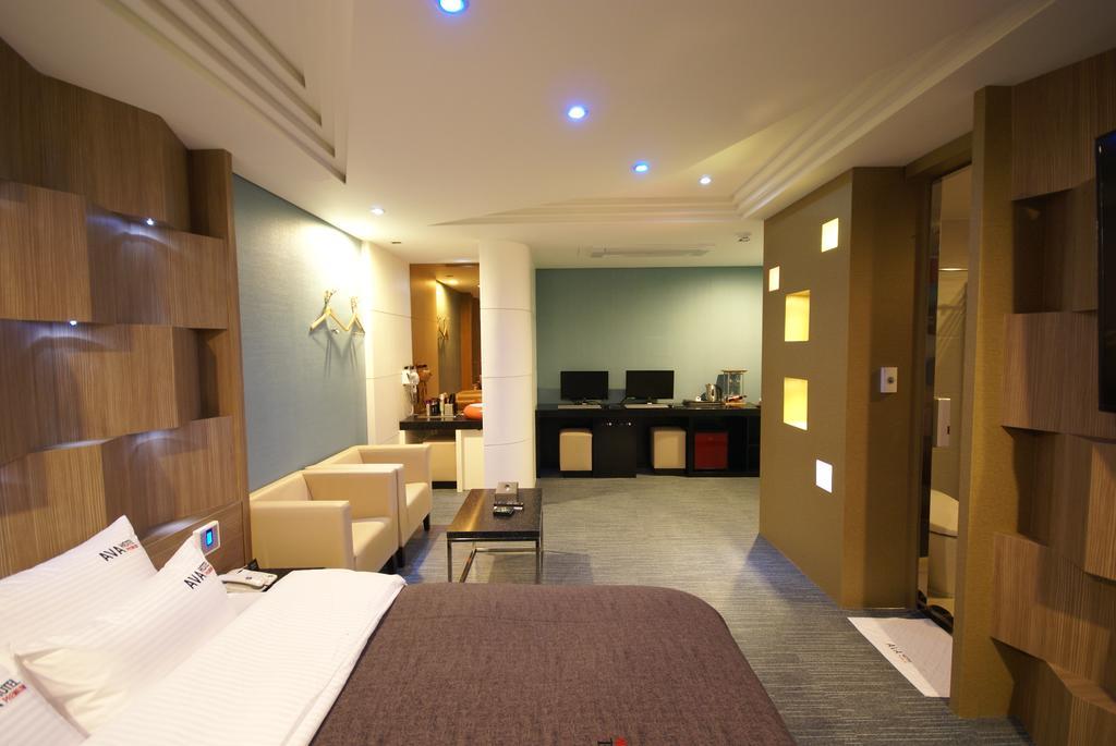 Ava Hotel Changwon Exterior foto