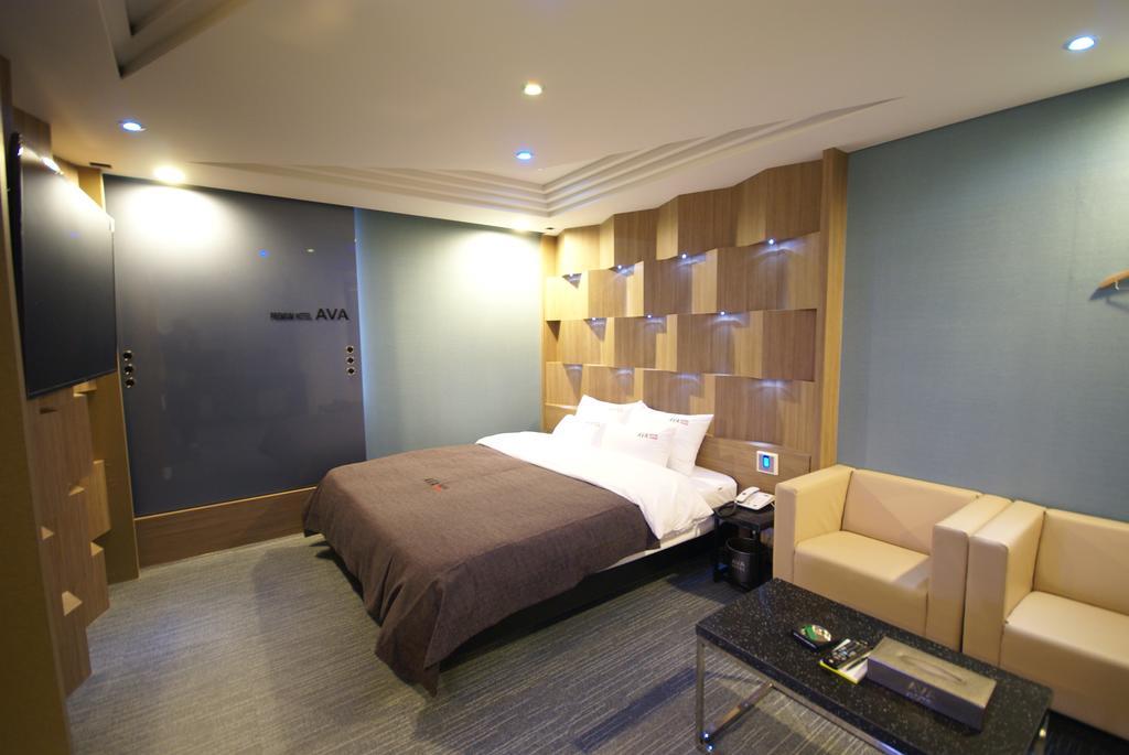 Ava Hotel Changwon Exterior foto