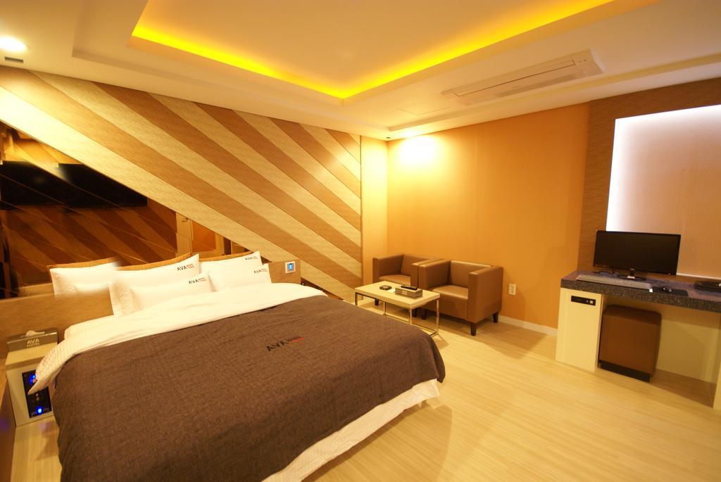 Ava Hotel Changwon Exterior foto