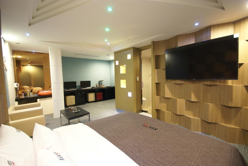 Ava Hotel Changwon Exterior foto