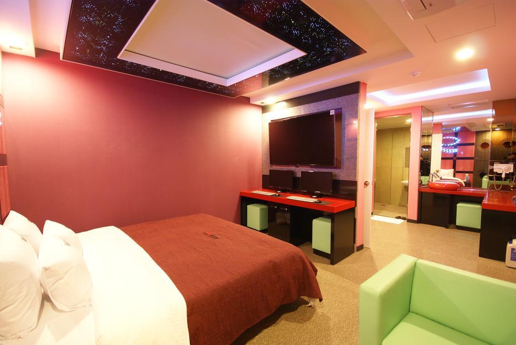 Ava Hotel Changwon Exterior foto