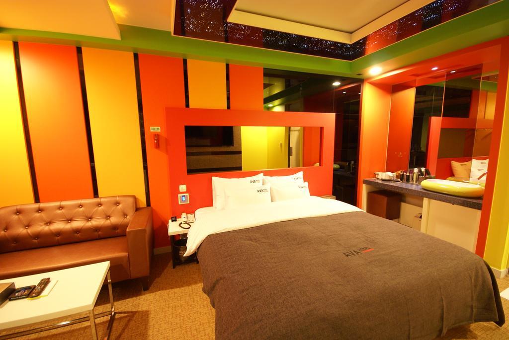 Ava Hotel Changwon Exterior foto