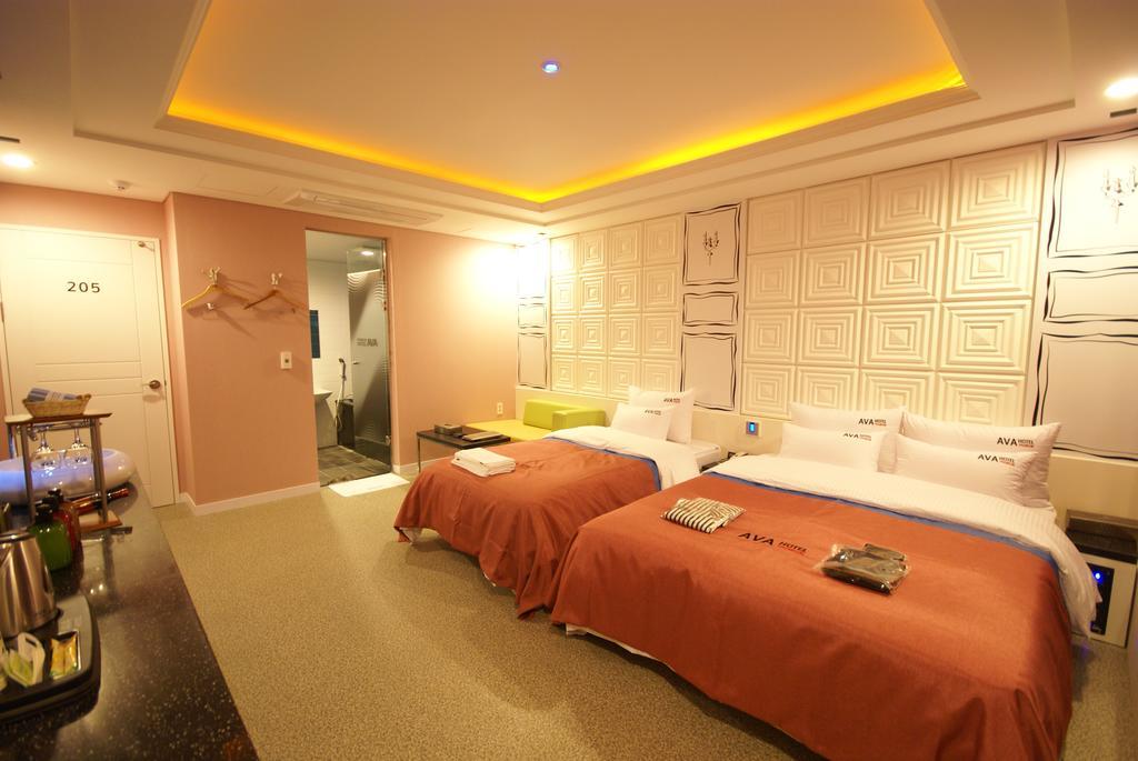 Ava Hotel Changwon Exterior foto
