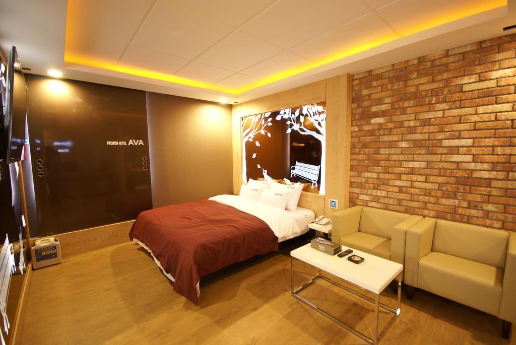 Ava Hotel Changwon Exterior foto