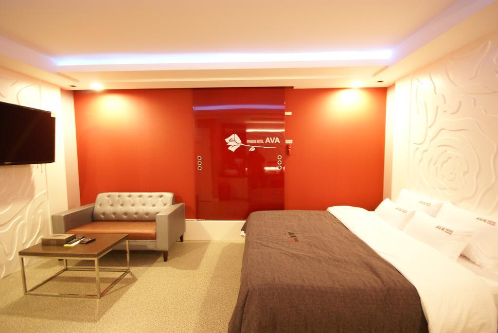 Ava Hotel Changwon Exterior foto