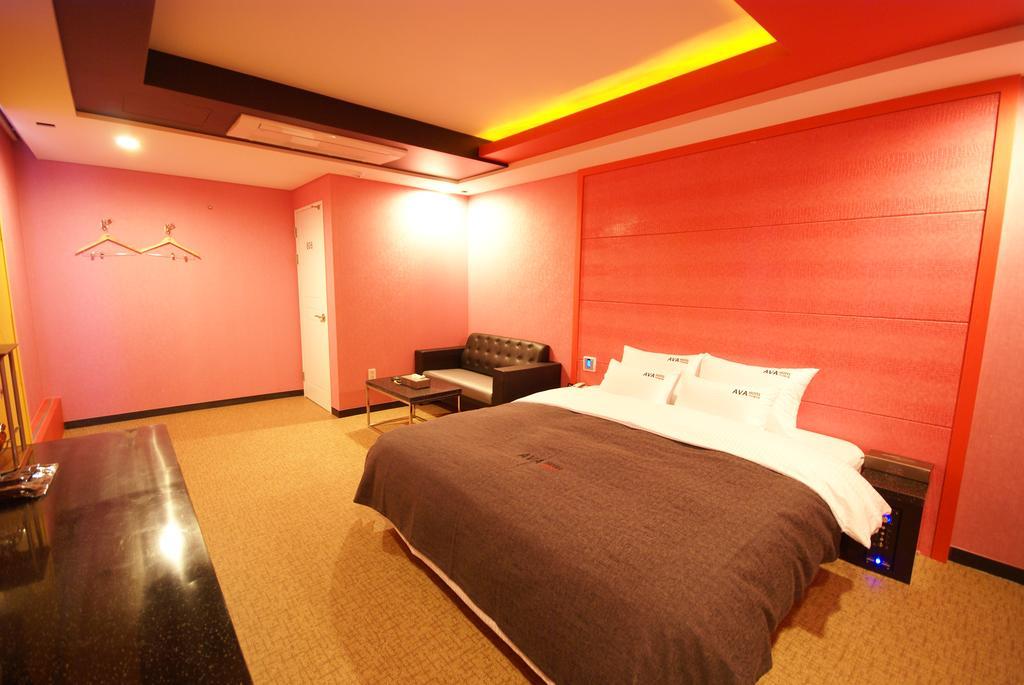 Ava Hotel Changwon Exterior foto
