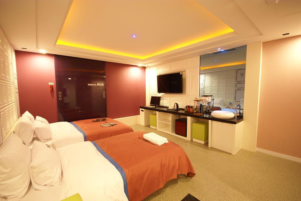 Ava Hotel Changwon Exterior foto