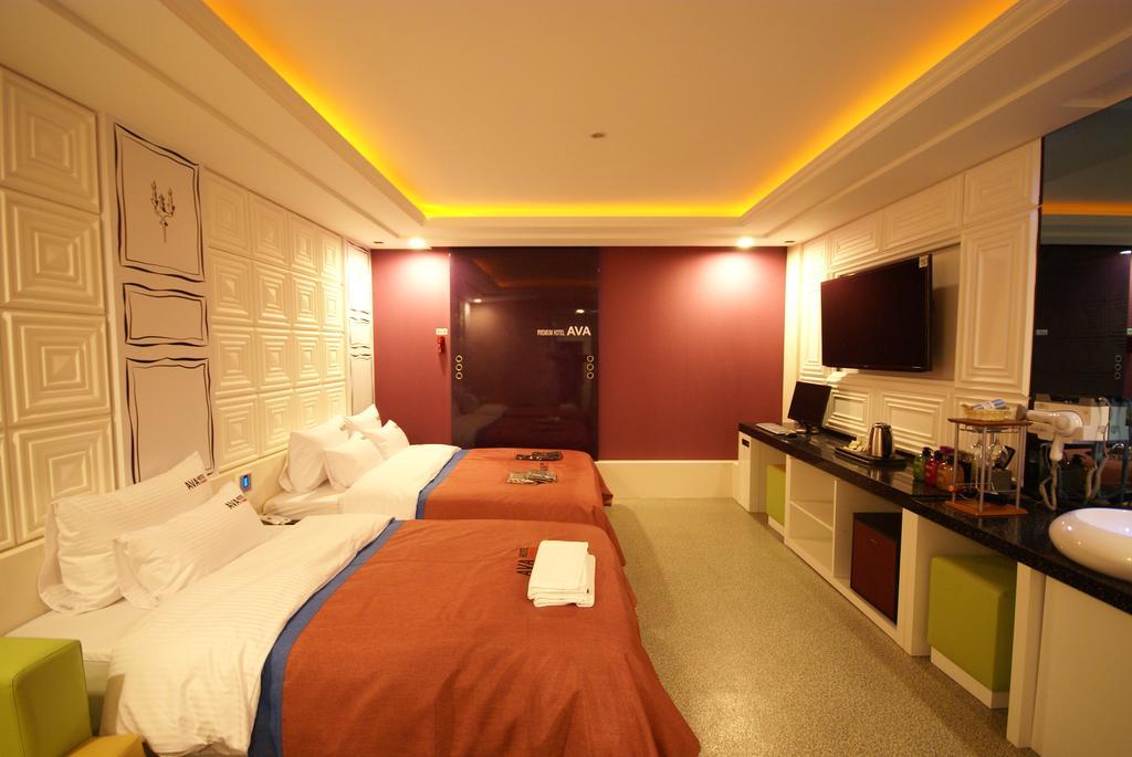 Ava Hotel Changwon Exterior foto