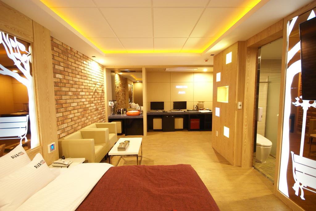 Ava Hotel Changwon Exterior foto