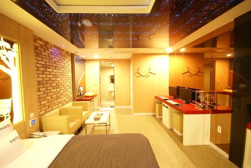 Ava Hotel Changwon Exterior foto