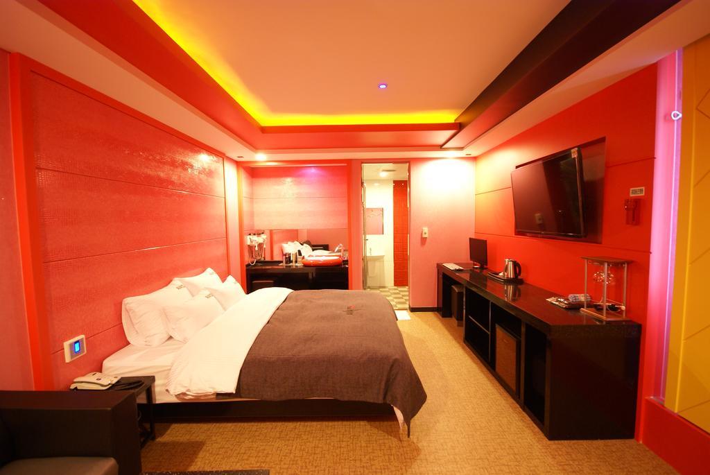 Ava Hotel Changwon Exterior foto