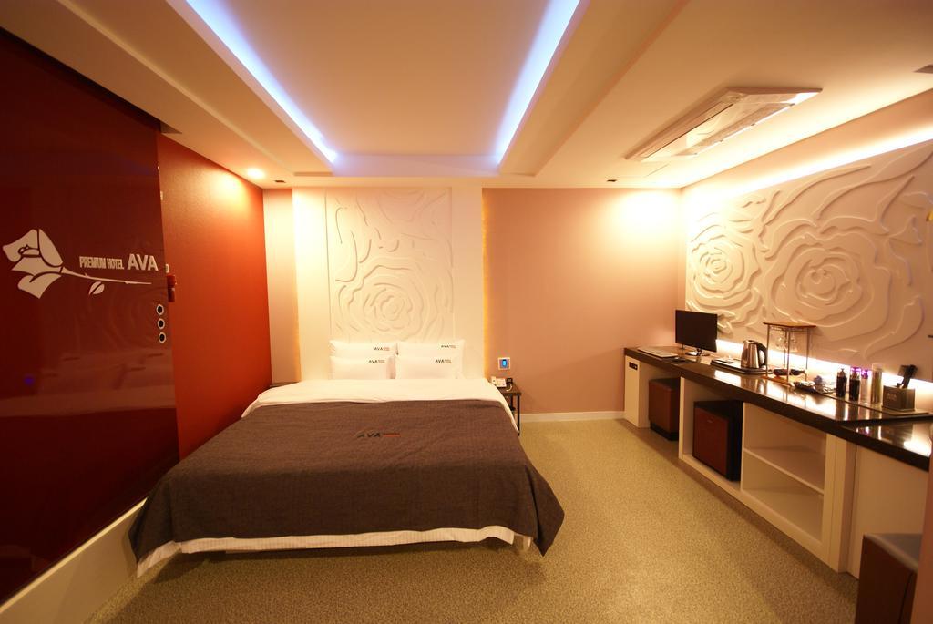Ava Hotel Changwon Exterior foto