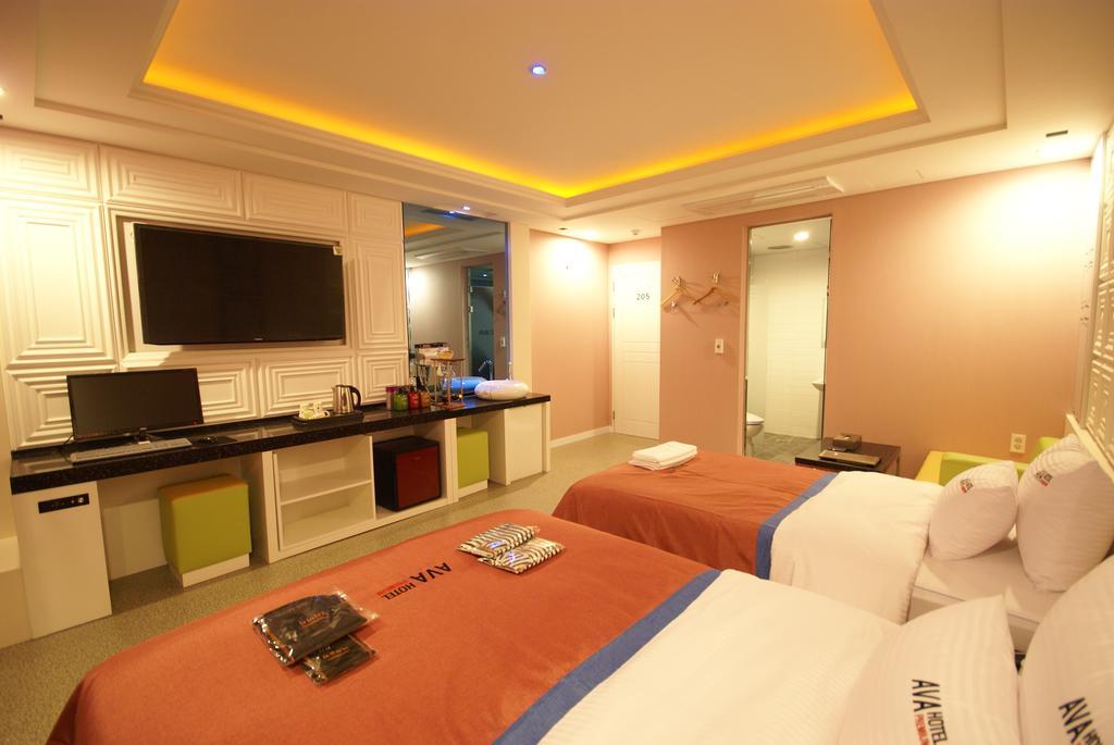 Ava Hotel Changwon Exterior foto