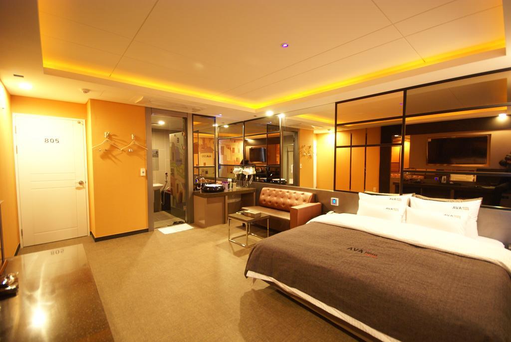 Ava Hotel Changwon Exterior foto