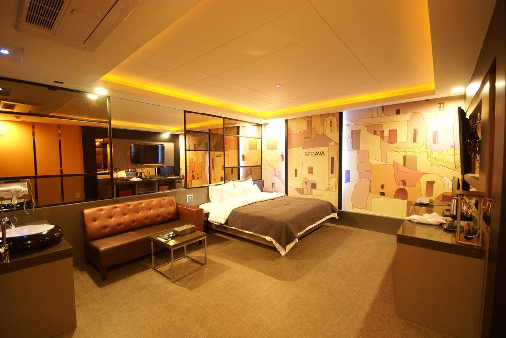 Ava Hotel Changwon Exterior foto