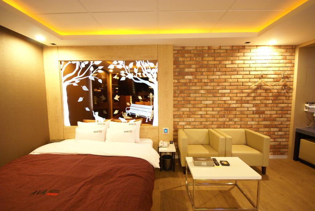 Ava Hotel Changwon Exterior foto
