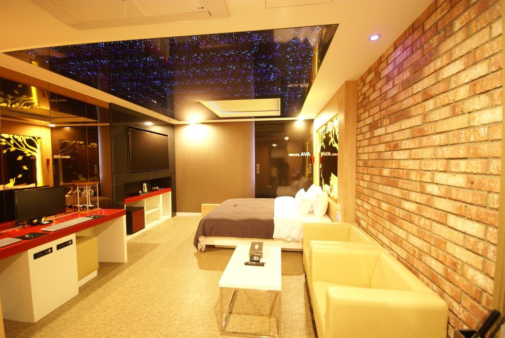 Ava Hotel Changwon Exterior foto