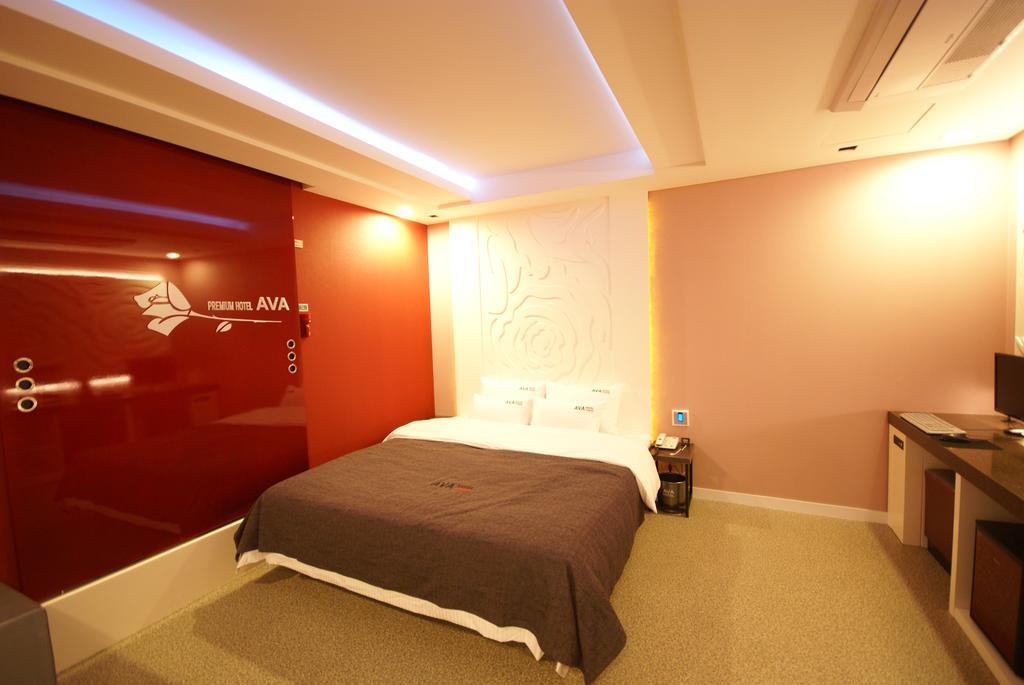 Ava Hotel Changwon Exterior foto